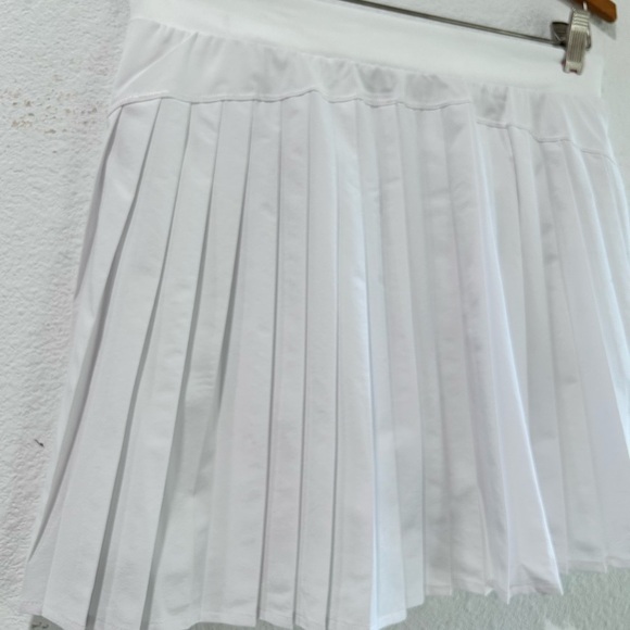 Spanx Elegant White Pleated Skirt - Picture 5 of 16